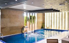 Amsterdam Hotel Pool & Spa